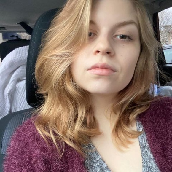 Meet your Posher, Kori - Picture 1 of 1